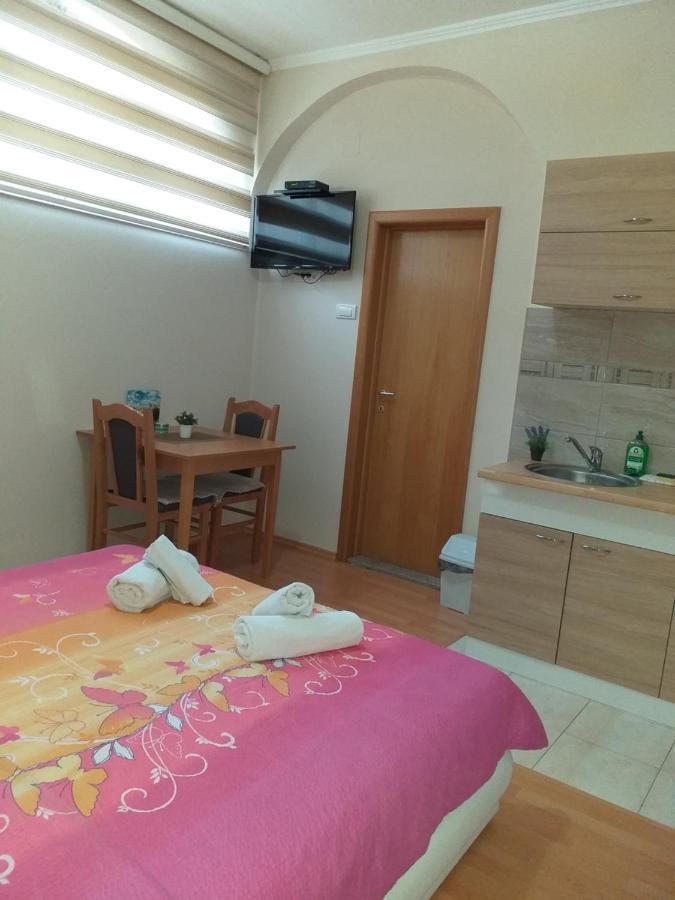 Sun City Apartments Trebinje Exteriör bild