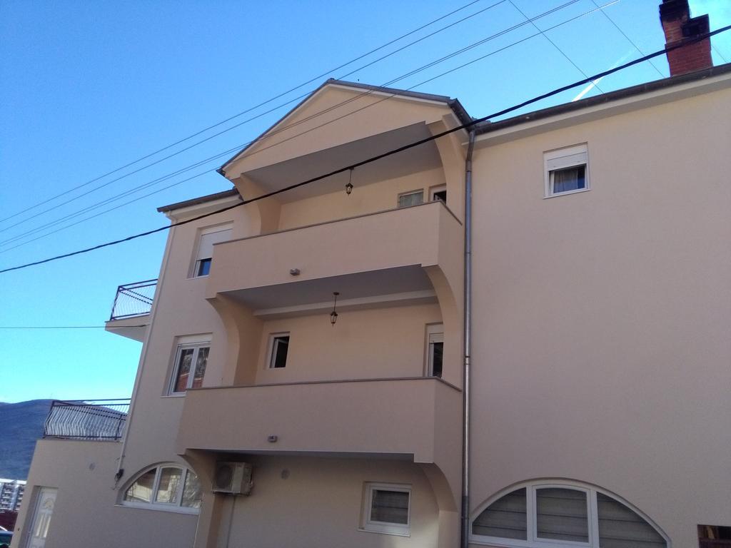 Sun City Apartments Trebinje Exteriör bild